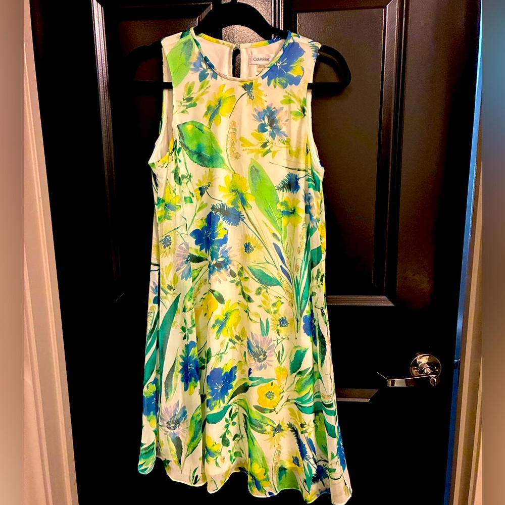 Brand New Calvin Klein Floral Sleeveless Dress. Size 4